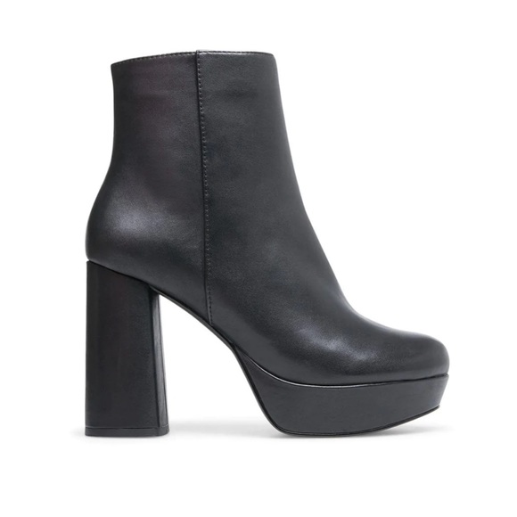 Steve Madden Grate Black Leather Booties - Picture 1 of 6